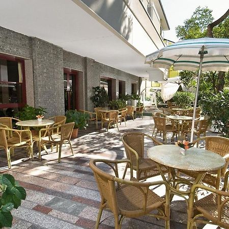 Hotel Capinera Rimini Kültér fotó