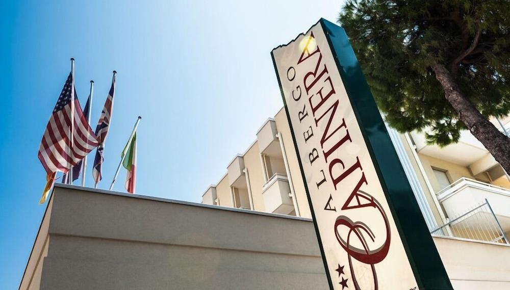 Hotel Capinera Rimini Kültér fotó