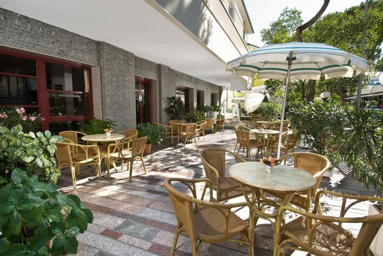 Hotel Capinera Rimini Kültér fotó